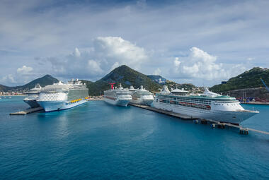 Cruise-Ships-St-Maarten