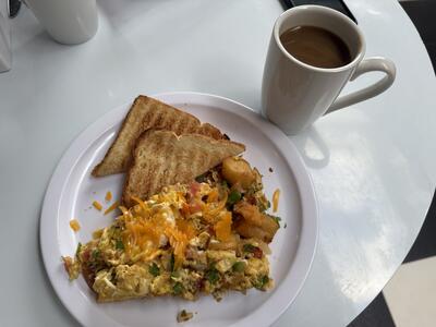 Johnny-Rockets-Breakfast-Oasia-Class