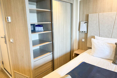 MSC Seashore closet